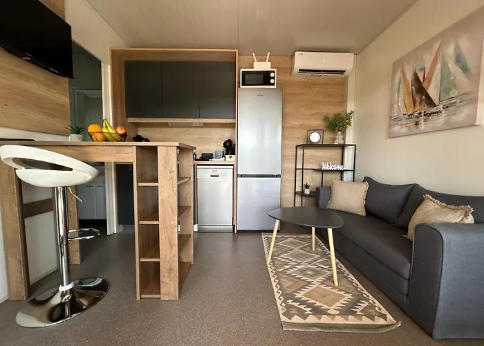 Mobile Vilmaris キャンプ場 *